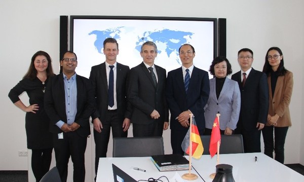 TUV莱茵与中国国家市场监督管理总局信息中心于2019年12月在TUV莱茵德国科隆总部签署合作备忘录