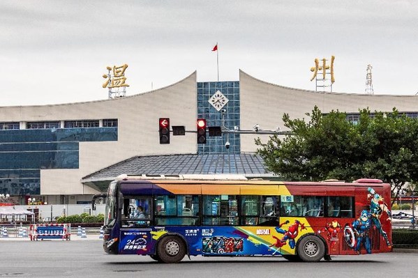 华润漆品牌公交穿梭于温州
