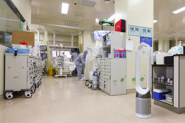 中山医院呼吸科使用Dyson Pure Cool(TM)空气净化风扇，协助创造洁净的室内空气环境