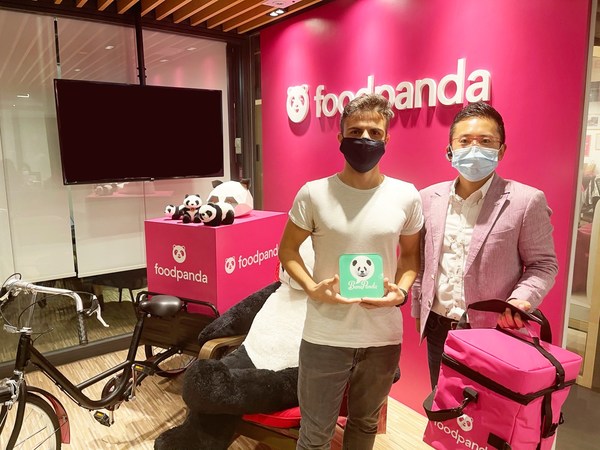 圖為 BenePanda 創辦人熊錦河 Teddy（右）及 foodpanda 香港營運部總監 Pedro Dias（左）