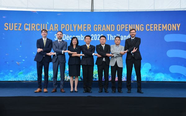 The opening ceremony of SUEZ Circular Polymer Plant is marked by the presence of (from left) Jerome Le Borgne Southeast Asia Project Development Director Recycling and Recovery SUEZ; Olivier Richard, Embassy of France; Krittika Panprasert, Director of Tax Incentive Bureau, Thai Customs Department; Sumate Teeraniti, Deputy of Samutprakarn Province Governor; Sakchai Patiparnpreechavud, Vice President, Polyolefins and Vinyl Business, Chemicals Business, SCG; Amnuay Suwannarak, Director of Samutprakarn Industrial Works, Samutprakan Provincial Industrial Office; and David Bourge, General Manager of SUEZ Circular Polymer, in Bang Phli.