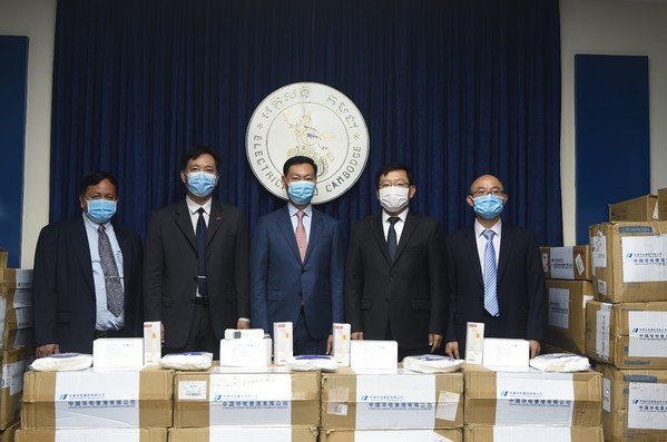 Selama pandemi, CHD menyumbangkan masker, disinfektan, dan alat pelindung diri senilai RMB 1,33 juta kepada berbagai instansi pemerintah dan mitra di Kamboja