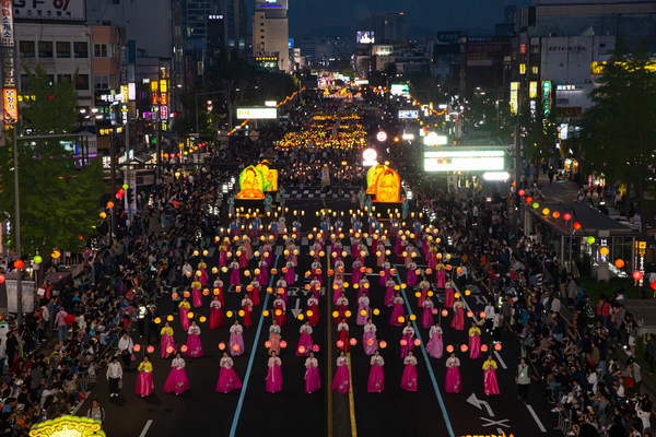 Leading Traditional Lanterns of Lanterns Parade