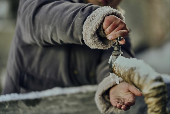 高圓圓20s冰水洗手挑戰，流感季助力山區兒童健康