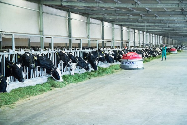 Vinamilk是全球最大乳品公司50強之一，擁有16家先進工廠和13家奶牛場。