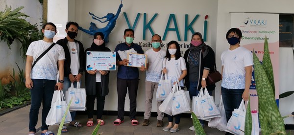 JULO distributed donation to Indonesia Care for Cancer Kids Foundation/YKAKI on December 19th, 2020