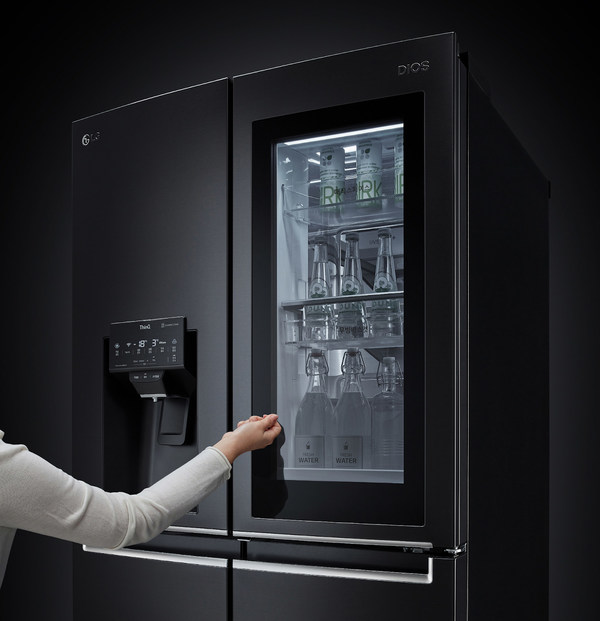 InstaView® Door-in-Door® panel of InstaView® Door-in-Door® Refrigerator