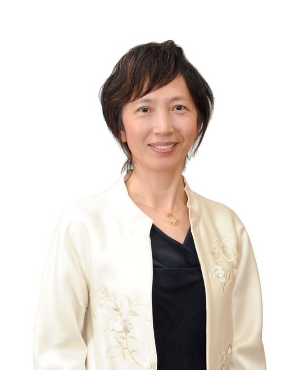 香港彼得∙德鲁克管理学院院长 Dr. Julia Wang
