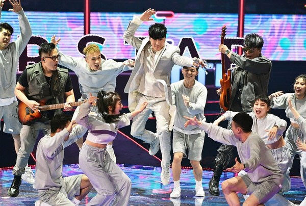 JJ Lin Performs Latest Song & Street Dance/ photo credit: TTV