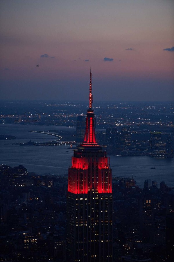 Empire State Building Sambut Tahun Baharu Lunar Dengan Majlis Penyalaan Lampu Maya Dan Peragaan Tingkap Fifth Avenue