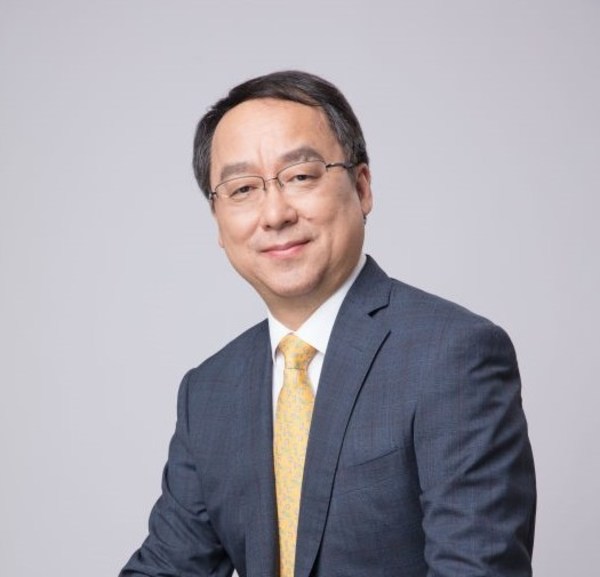 赛生药业控股有限公司公司执行董事、总裁兼首席执行官赵宏先生