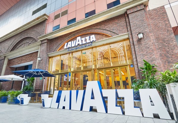 Lavazza咖啡店进中国一年已在上海开出5家门店；IMA年度全球薪酬调查结果出炉；全球生物制药弹性指数发布 | 美通企业日报