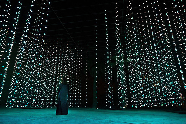 "Squidsoup" - Submergence, 2013-2021 - Electronics, LEDs, computers, support structure - 768 x 1033 x 447 cm - Courtesy of the artists and Light Art Collection - Photo © Riyadh Art 2021