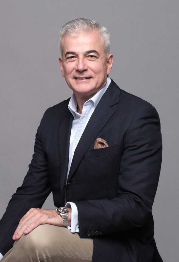 Fernando Zobel de Ayala ประธานและซีอีโอ