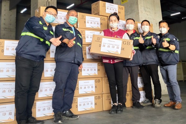 5月2日，復星馳援印度的新一批醫療防護物資 -- 10萬個KN95口罩由上海運抵孟買。