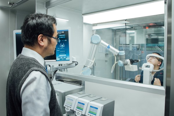 台湾のBrain Navi Biotechnologyが革新したCOVID-19検査用ロボット技術、非接触医療ステーション
