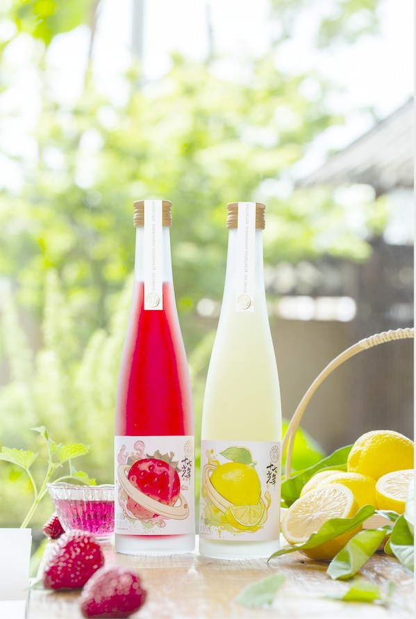 十七光年草莓味果酒和柠檬味果酒（场景图）