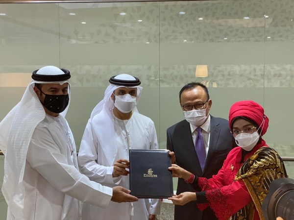 The Ministry of Tourism and Creative Economy of Indonesia and Emirates Airlines signed a Memorandum of Cooperation (MoC)