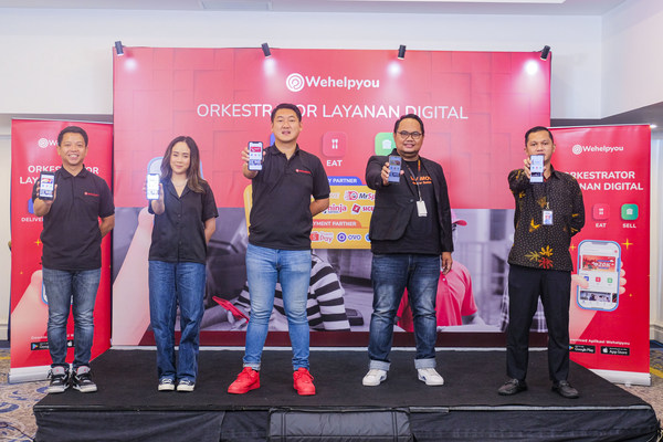 Wehelpyou Press Conference Digital Orchestrator - June 4th 2021. Left to right: Ryo Limijaya, Chief Commercial Wehelpyou; Almiranti Fira, Online Business Owner; Muhamad Noor Sutrisno, CEO & Founder Wehelpyou; Andreas Sugian, Head of Business Development Lalamove; Rudi Cahyadi, Marketing Communication Manager TIKI.