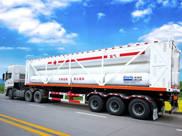 石家庄气体机械公司生产的高压氢气运输车