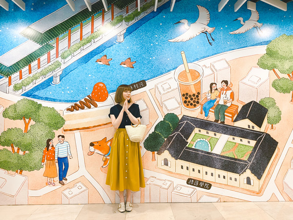 Bliss overload in Tai Wo Plaza in its first collaboration with local illustrator Carmen Ng, who translates the joyous life in Tai Po into colourful watercolour paintings.