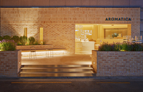 A Brand Embassy for Sustainable Beauty: AROMATICA opens a zero-waste complex cultural space in Seoul, Korea