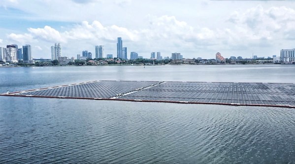 当太阳“遇见”大海：海上漂浮光伏电站助力新加坡迈向碳中和