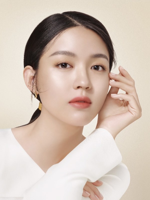 N.1 Chinese luxury beauty brand YUESAI announces the first ever global brand ambassador Zilin ZHANG