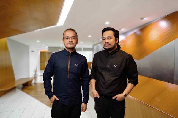 Justin Chan, Regional Operations Manager (Left), & Farez Khan, Marketing & PR Specialist (Right), of Global Atelier Sdn Bhd.