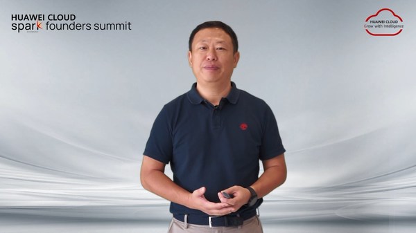 Jeffery Liu, President of Huawei Asia Pacific, making keynote speech at the Spark Founders Summit.