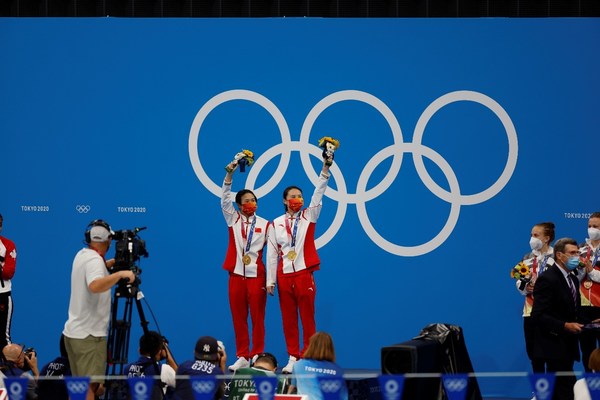 五星红旗在奥运赛场上冉冉升起