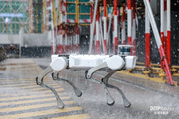 The waterproof(IP66) Jueying X20 can operate in adverse weather conditions