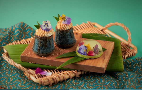 新加坡旅游局 x ABC Cooking Studio 推出创新狮城甜点蝶豆花椰米蛋糕和斑斓琉璃花心冻