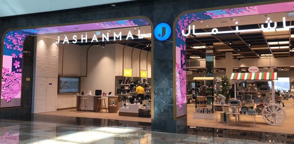 Leading Middle East retailer attracts more customers with innovative LED and LCD displays