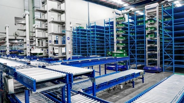 HAIPICK™ robots in operation at Booktopia’s distribution center in Lidcombe, NSW