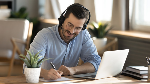 New Remote Work Realities Define the Global Professional Headset Market