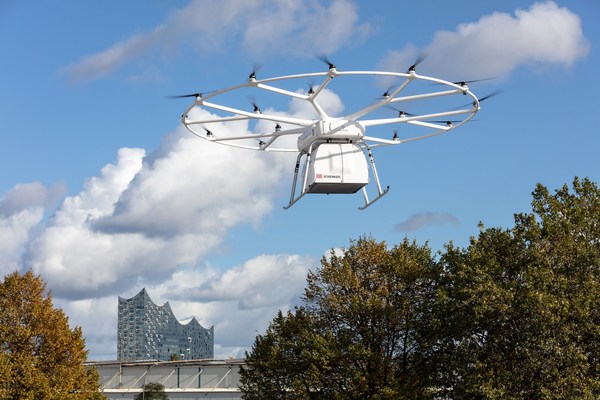 Successful First Public Flight of Volocopter’s VoloDrone in Hamburg at ITS World Congress 2021 – Joint Demonstration with DB Schenker
