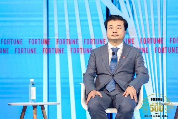广药集团党委书记、董事长李楚源在圆桌讨论中发言