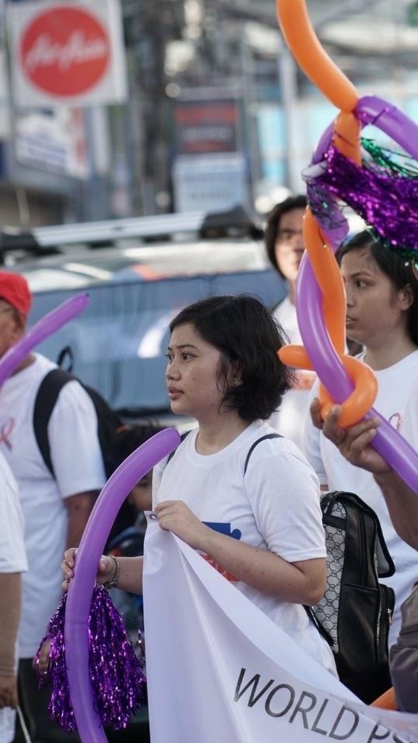 Hundreds march for better access to treatment in Manila Philippines