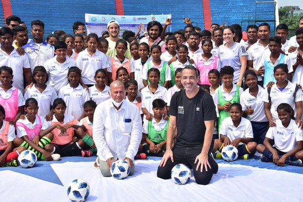 世界第一个国际足联学校足球项目在KISS启动