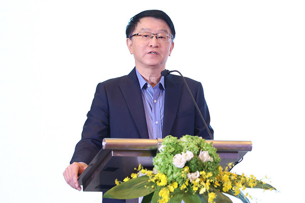 上海纺织协会常务副会长刘寅峰
