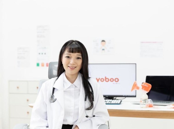Chinen Rina, a paediatrician, the founder of yoboo.