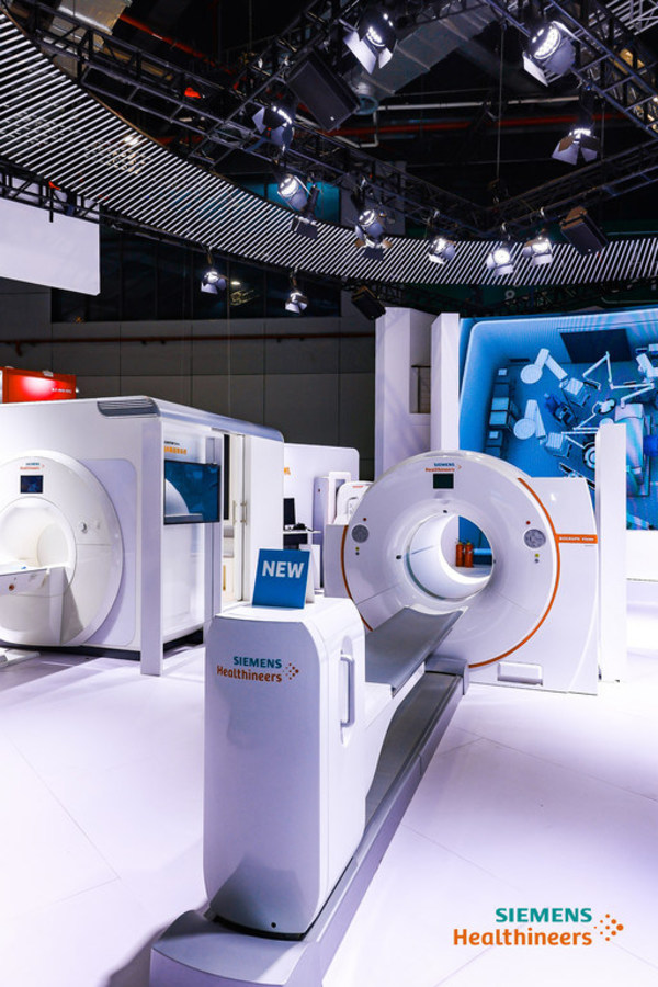 西门子医疗于第四届进博会全球同步首发超高端极光PET/CT新品