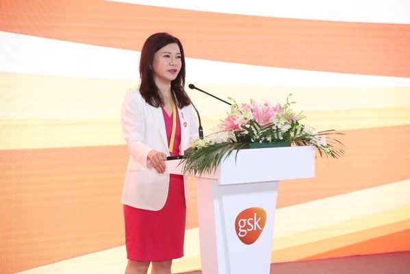 GSK 中国HIV业务部负责人Lillian Lin在论坛中演讲
