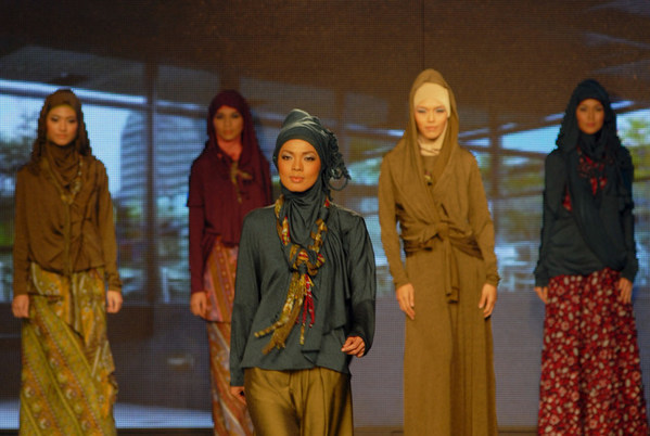 Fashion trends for Muslim women are growing rapidly in Indonesia, along with the desire to look charming with hijab. As the demand keeps increasing, local designers keep on creating various beautiful and unique Muslim women's clothing.