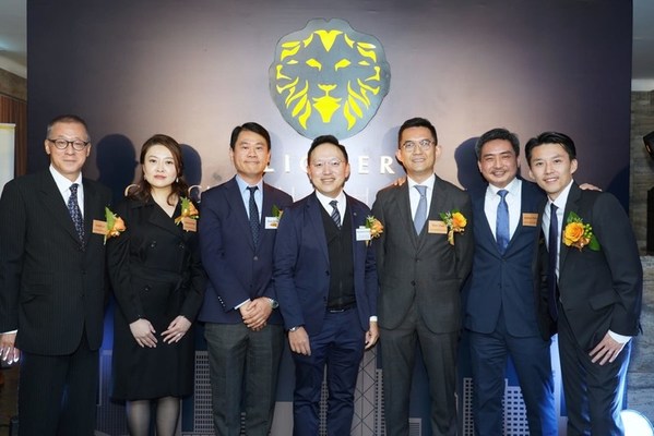 (From left to right: Joseph Lin, Responsible Officer of Lioner; Katrina Chuk, Managing Director of Lioner; Dixon Wong, Head of Financial Services and Global Head of Family Office at InvestHK; Raymond Cheng, President of Hong Kong Institute of Certified Public Accountants; Tony Chan, Partner of Lioner; Andrew Chan, Partner of Lioner; Kelvin Fung, Group Chief Operations Officer of Lioner)