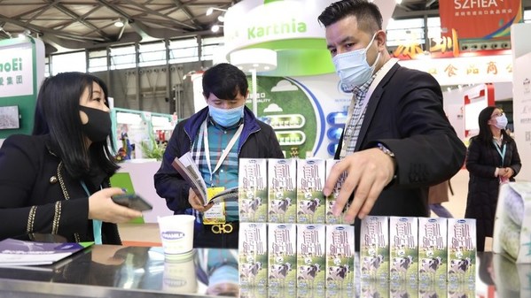 Vinamilk的有機奶在FHC上海環球食品展上吸引了大量的訪客