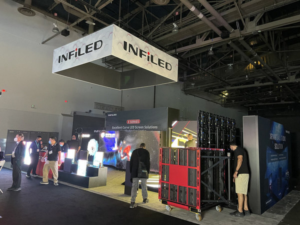 INFiLED Products Showcased at LDI Show 2021. The new touring product Titan-X made its debut. At the lower-left corner of the picture is the dolly system specially designed for Titan-X.