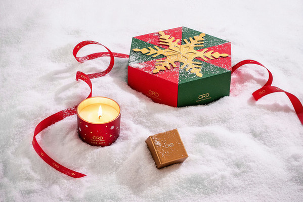CRD限定「圣诞星光礼遇」 
到店购买任一双旦产品即可获赠「圣诞香烛*1+限量高定礼盒包装*1」送完为止