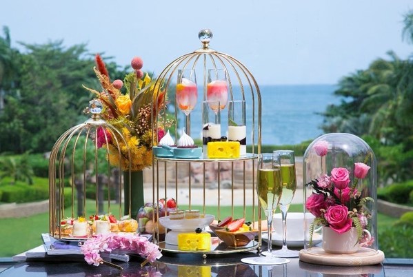 三亚亚龙湾瑞吉度假酒店与花在联名下午茶拉开十周年庆典序幕